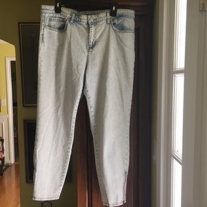 Gap 16/33 faded blue jeans